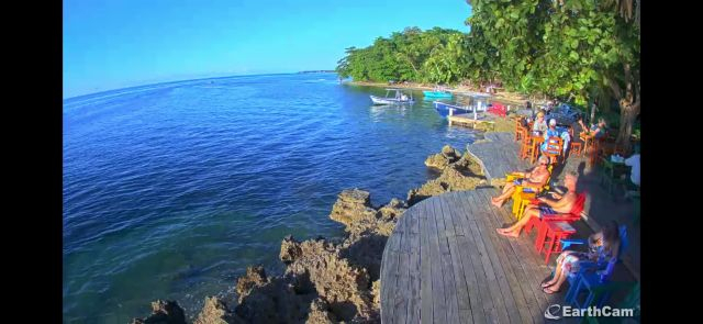 At the bitch… euh… Beach beach beach…