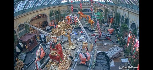 La place “ti-penis chinois” est en construction!